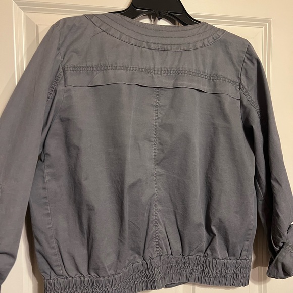 Charlotte Russe grey cropped jacket. Size large - Picture 6 of 7